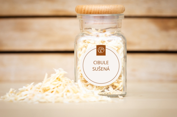 Cibule sušená v kořence