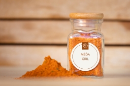 Méďa gril v kořence